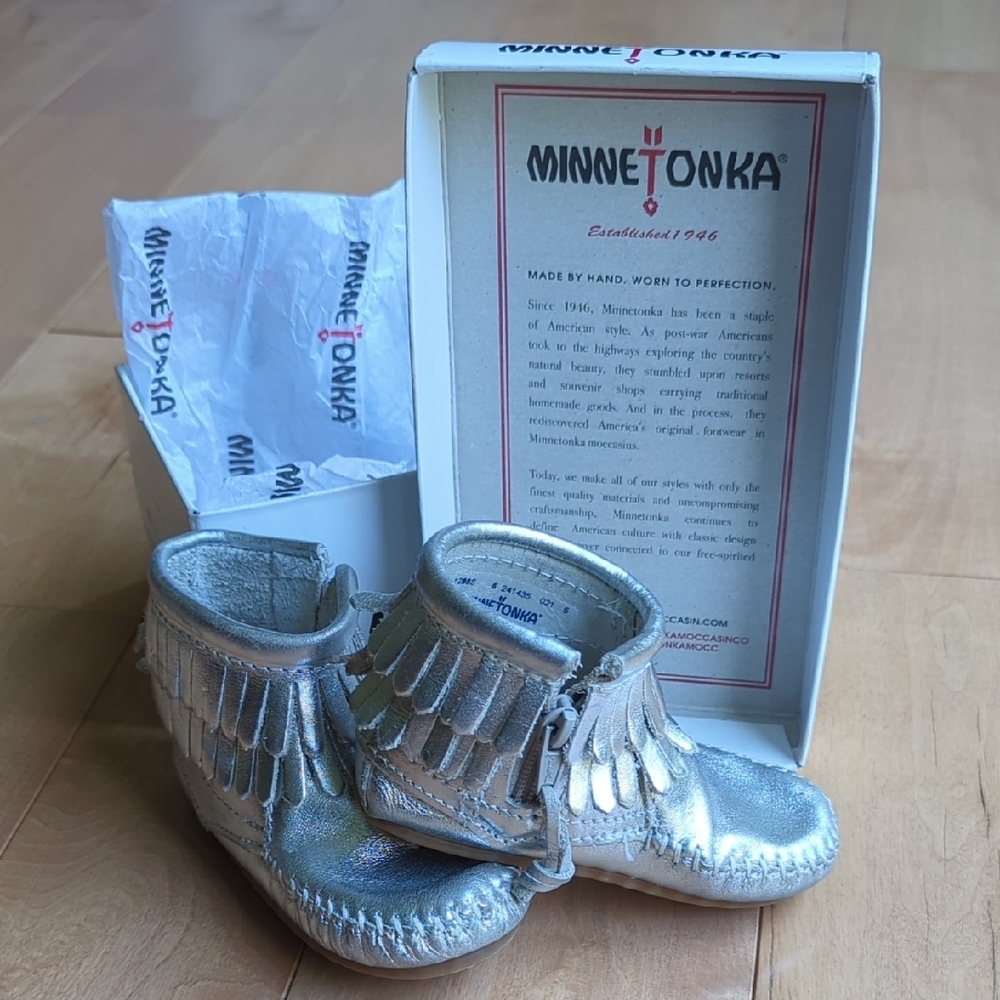 Minnetonka Shimmering Silver Kids Moccasins